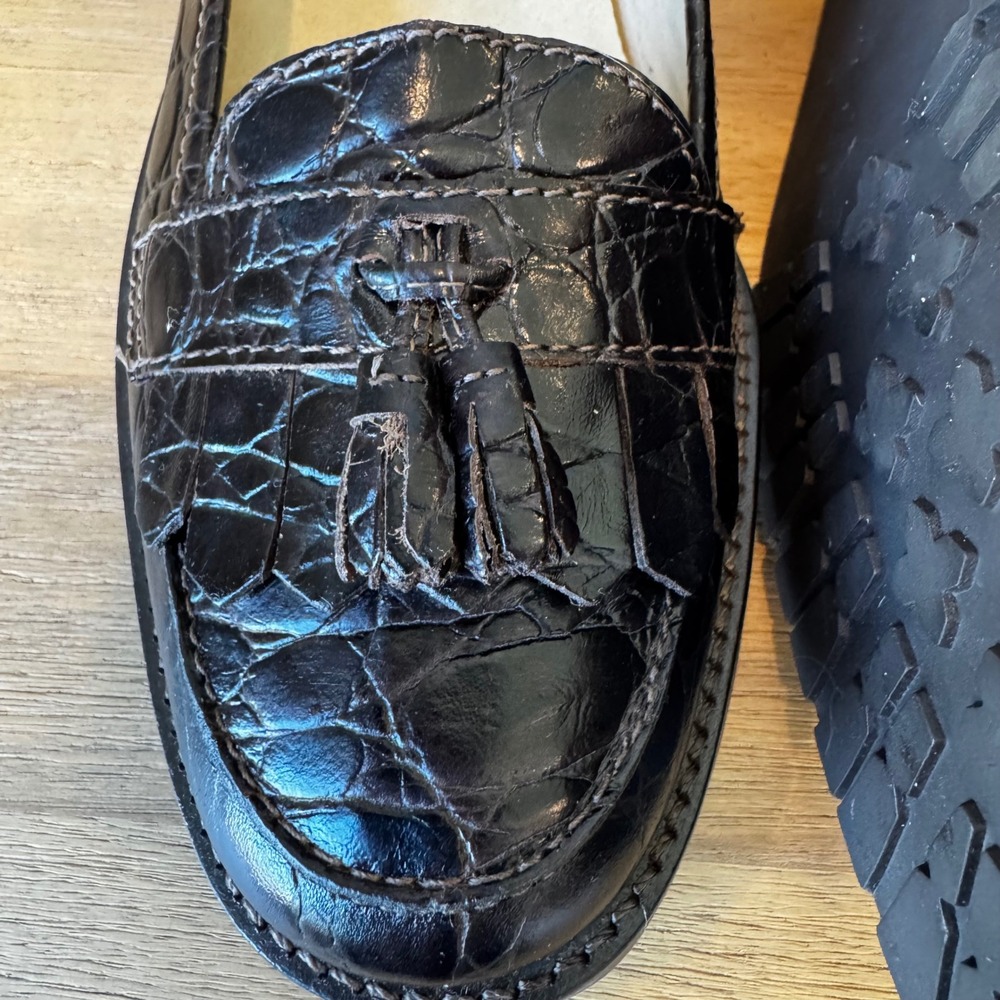 Talbots Women 9 Dark Brown Croc Embossed Leather Tassel Loafers Low Heel Shoes - Picture 9 of 14
